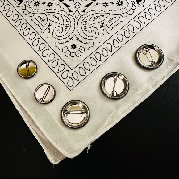 ⭐️ Metric and July Talk from 2019 Tour and Black and White Bandana ALL New - Picture 3 of 6